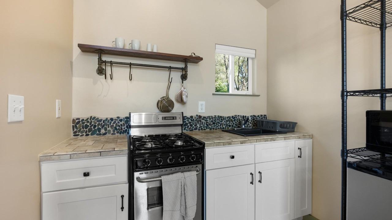 2434 Humboldt St - Photo 2 of 11