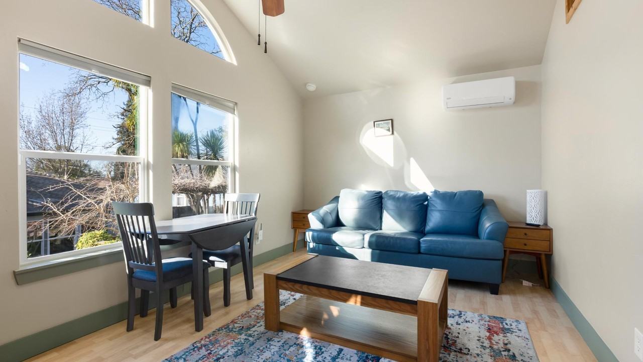 2434 Humboldt St - Photo 4 of 11