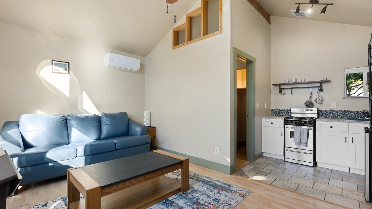 2434 Humboldt St - Photo 5 of 11