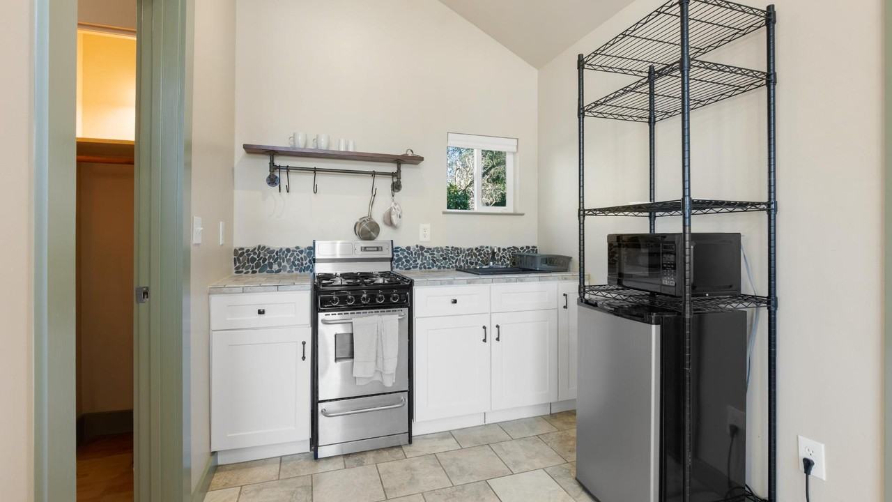 2434 Humboldt St - Photo 7 of 11