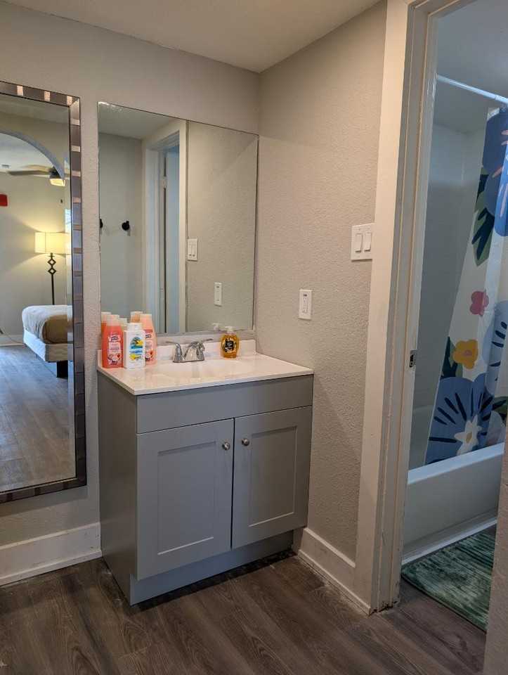 6633 Studios - Photo 4 of 10