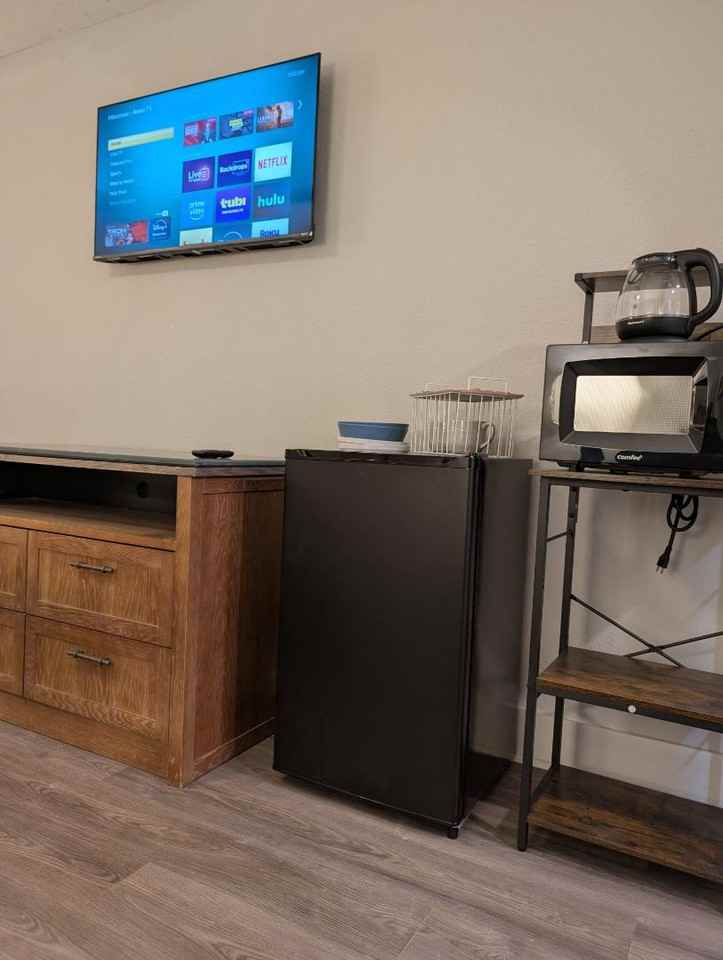 6633 Studios - Photo 6 of 10