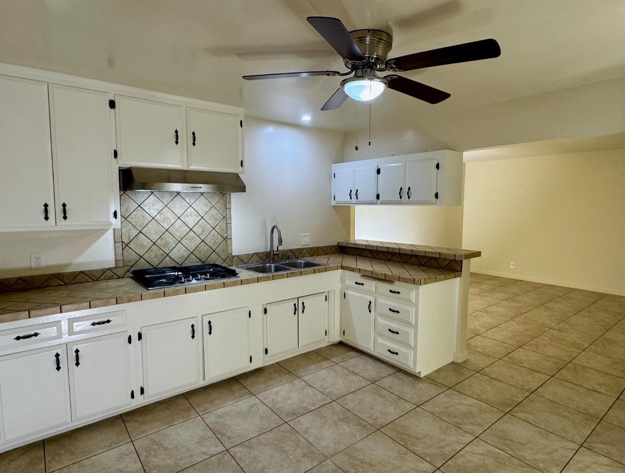 24832 Walnut St - Photo 2 of 10