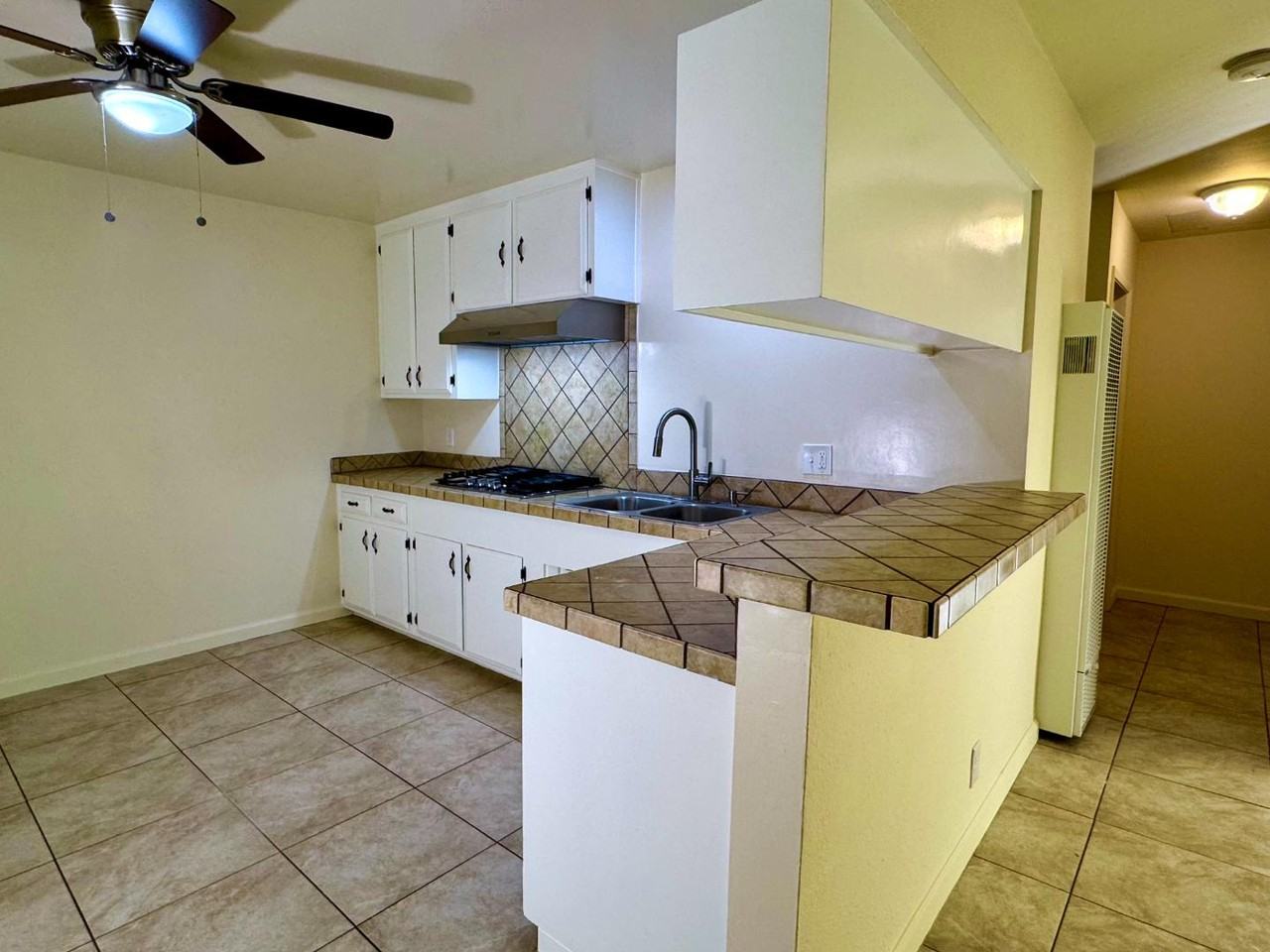 24832 Walnut St - Photo 3 of 10