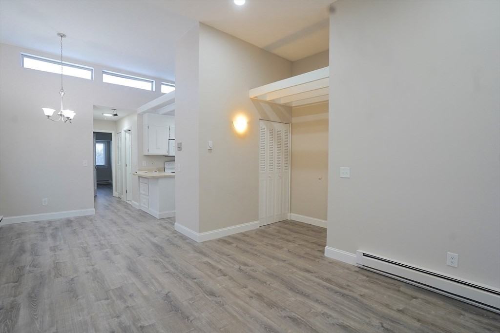 55 Presidential Dr #6 - Photo 3 of 17