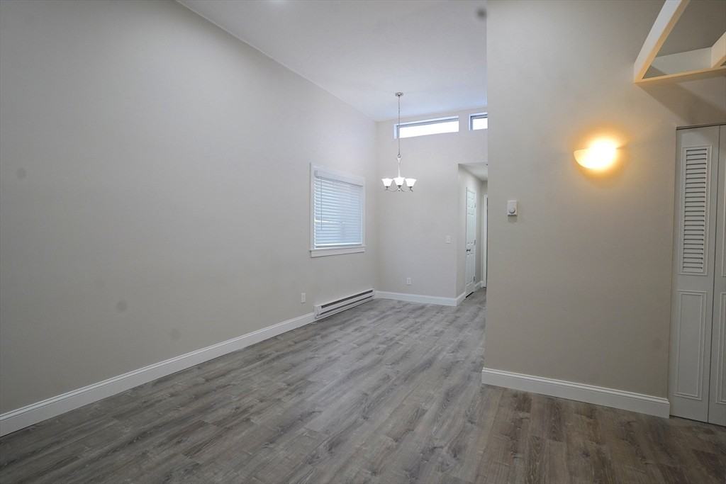 55 Presidential Dr #6 - Photo 5 of 17