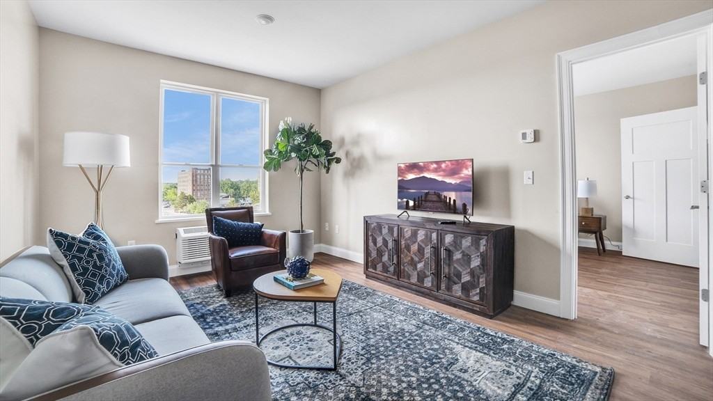 127 Centre St #405 - Photo 5 of 10