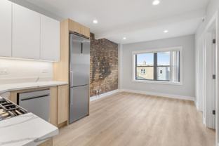 1554 W Juneway Ter #3R - Photo 1 of 1