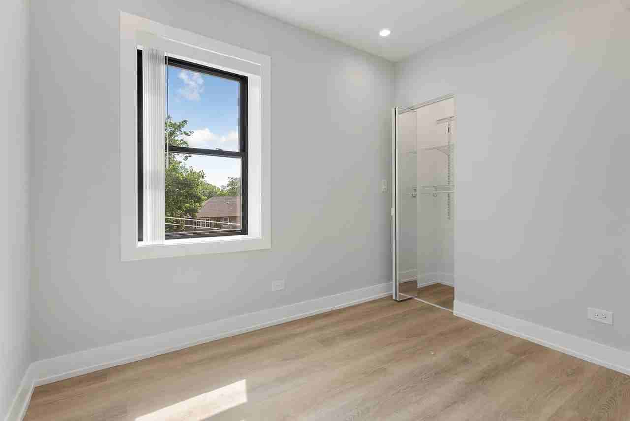 1550 W Juneway Ter #1C - Photo 5 of 21