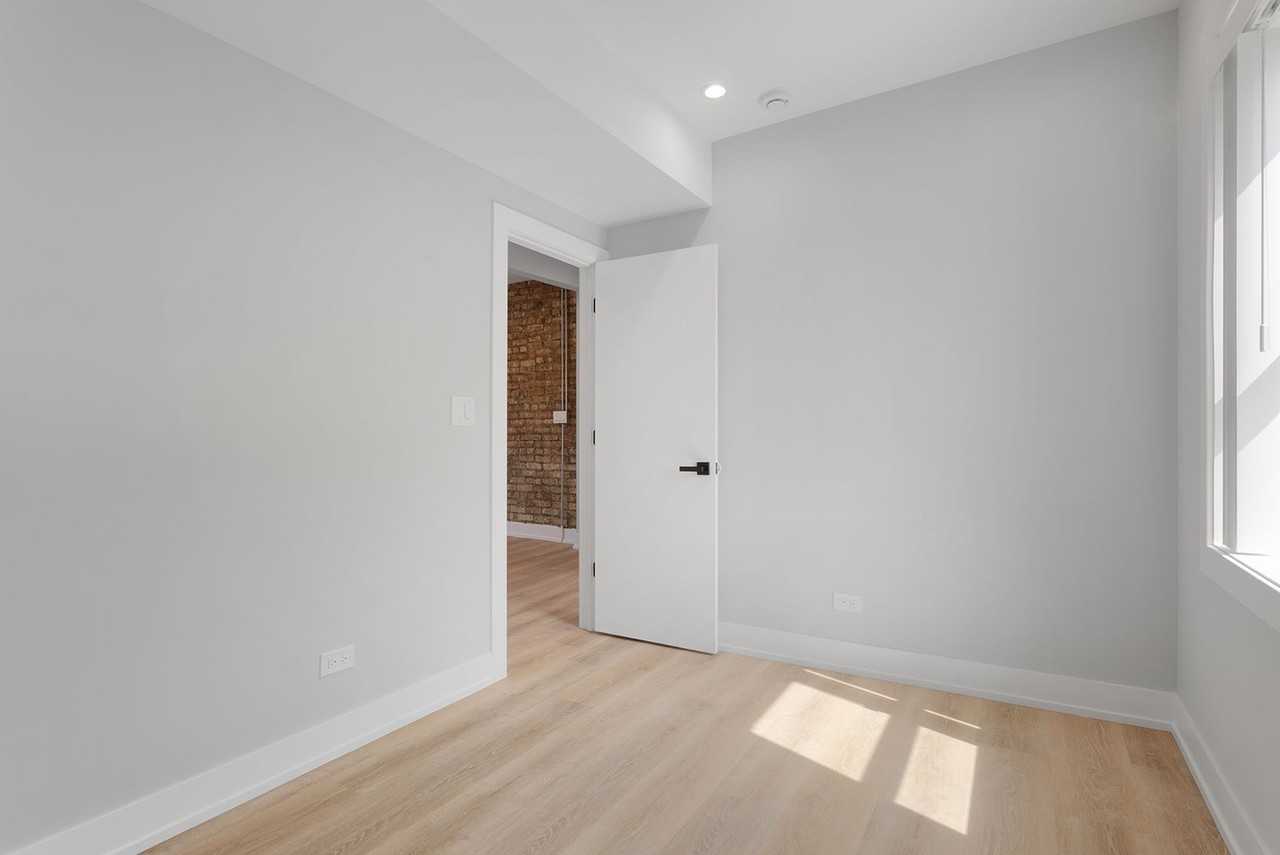 1550 W Juneway Ter #1C - Photo 7 of 21