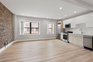 1548 W Juneway Ter #3B - Photo 1 of 1