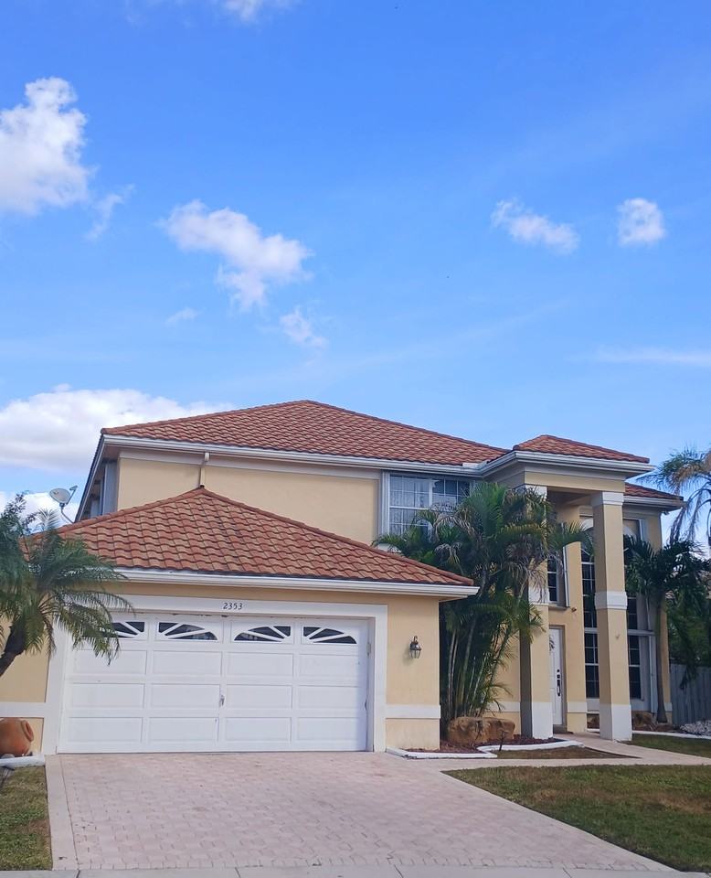 2353 Sw 181st Ter #NA - Photo 7 of 9