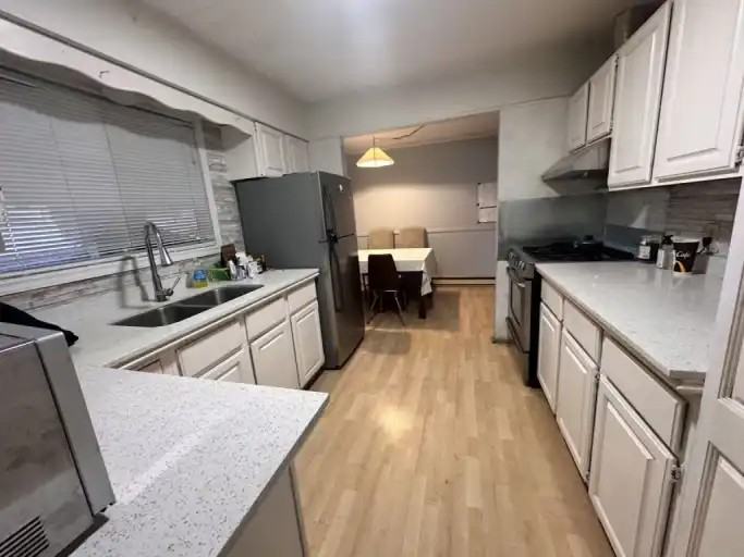 5445 Chamberlayne Ave - Photo 4 of 9