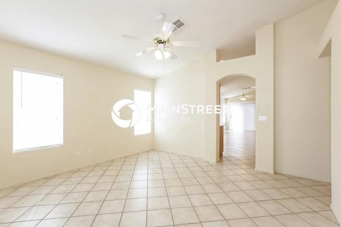 7441 Tumbling St - Photo 4 of 16