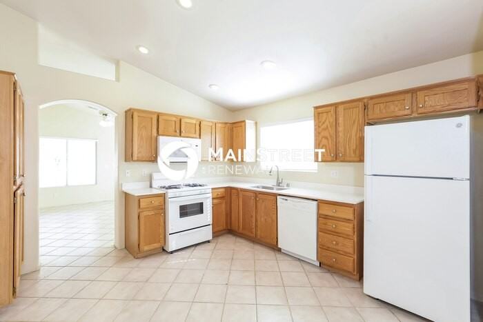 7441 Tumbling St - Photo 6 of 16