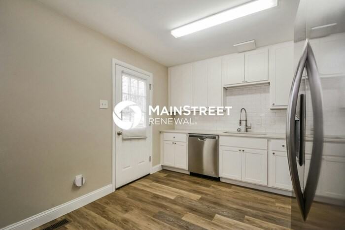 8 Preakness Dr - Photo 4 of 17