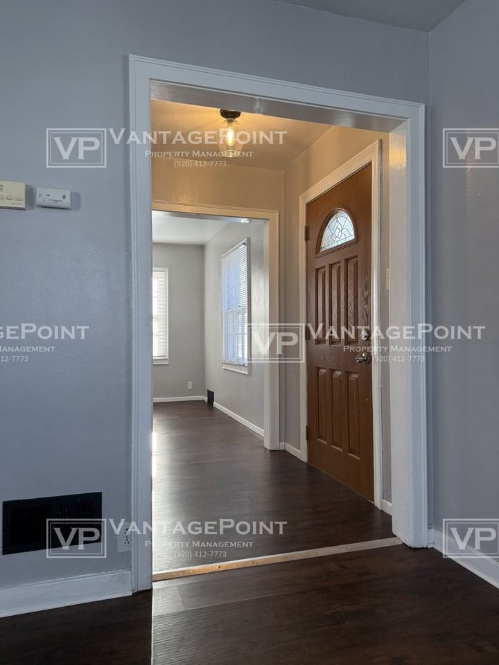 1123 S Baird St #1 - Photo 7 of 23