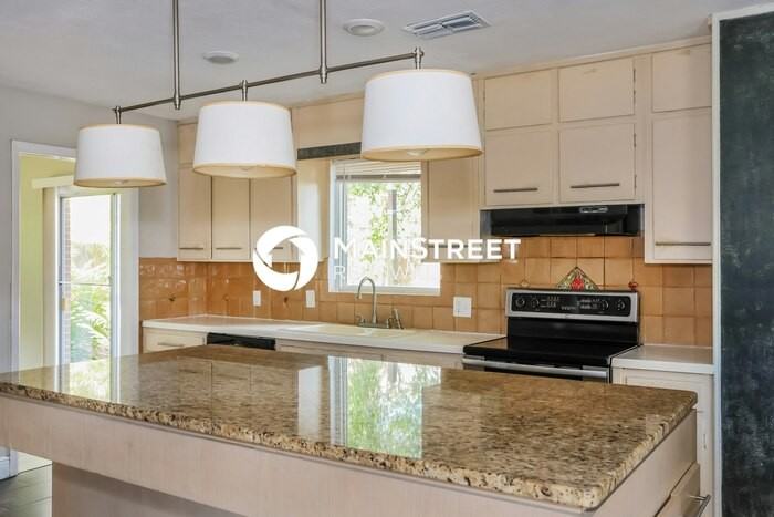 1555 Shirl Ln - Photo 7 of 16