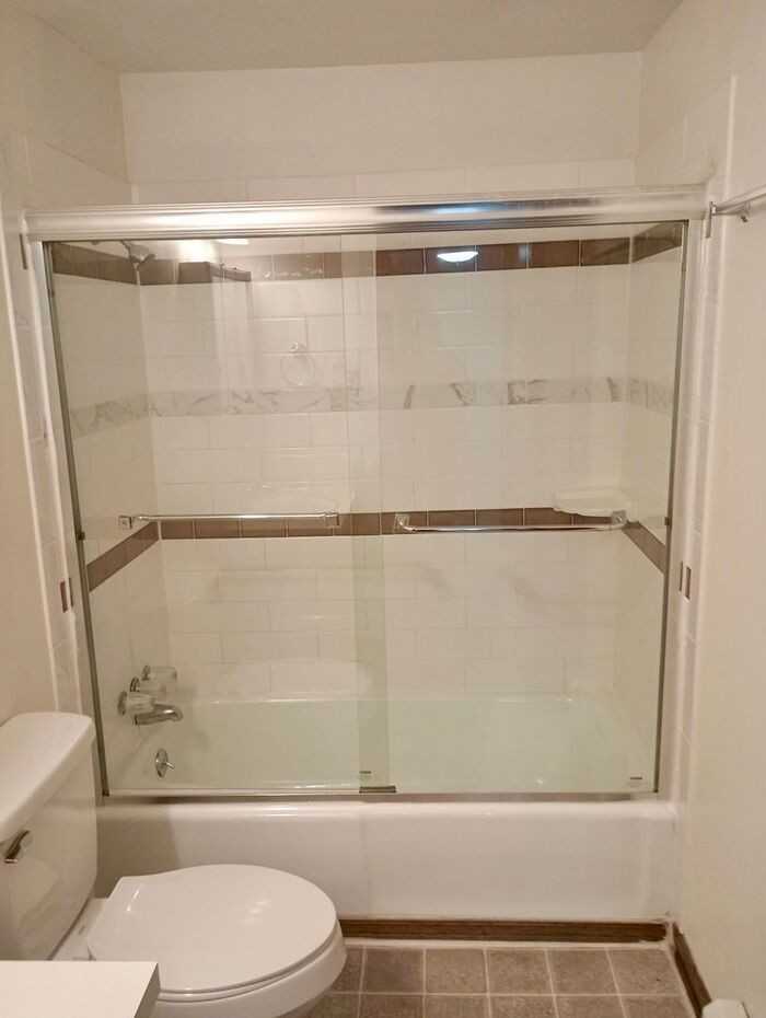 1419 Coffman St #5 - Photo 5 of 12