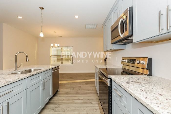 2107 Hospitality Ln - Photo 7 of 20