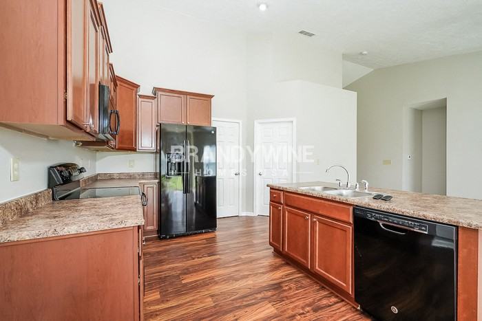 877 Blue Ash Trl - Photo 6 of 20