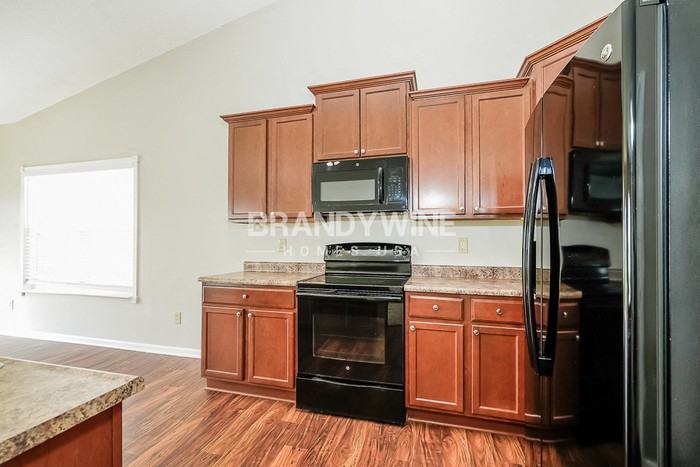877 Blue Ash Trl - Photo 7 of 20