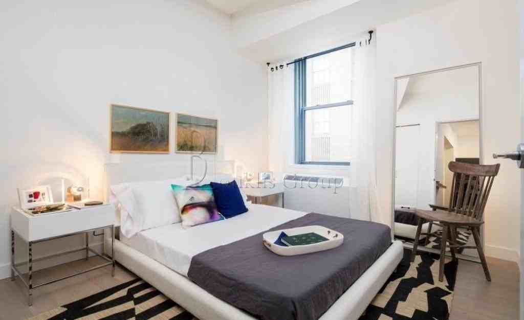 Exchange Pl #909 - Photo 5 of 9