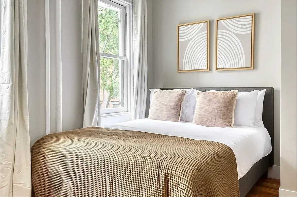 53 Leroy St #2B - Photo 3 of 5