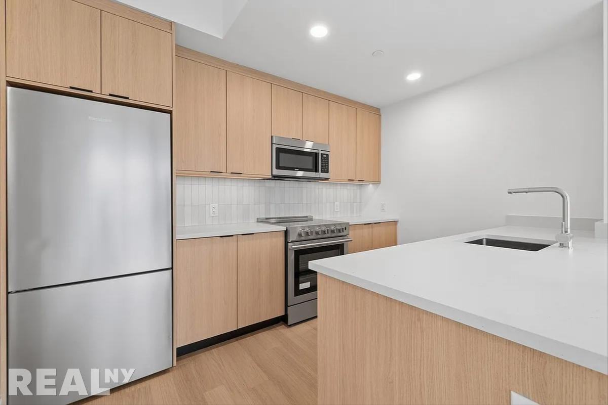 President St #612 - Photo 3 of 14