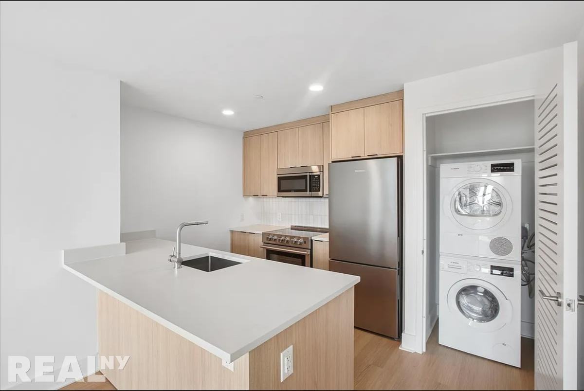 President St #613 - Photo 7 of 17