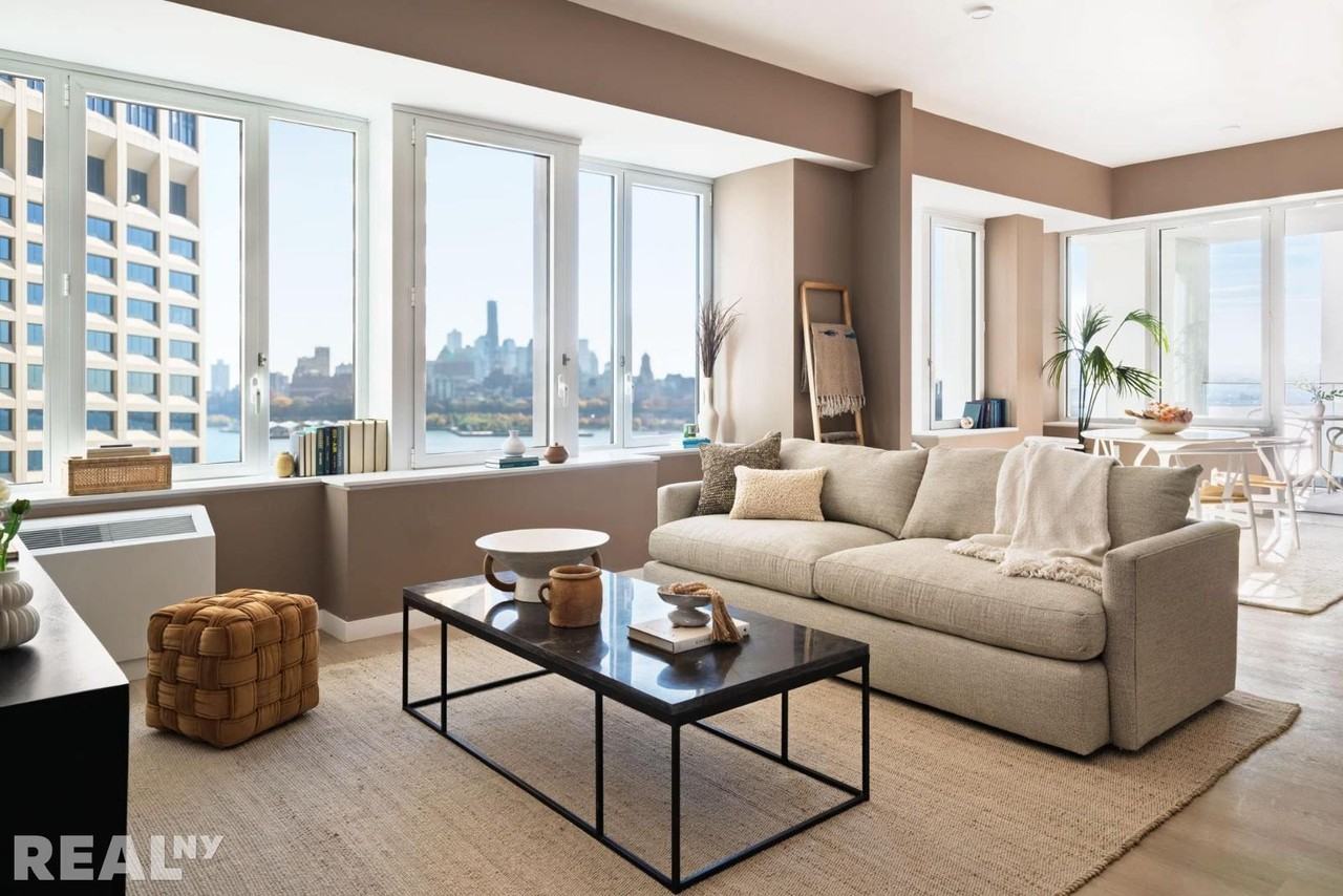 Water St #2018 - Photo 2 of 10