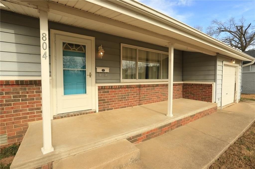 804 Nw 8th St - Photo 5 of 32