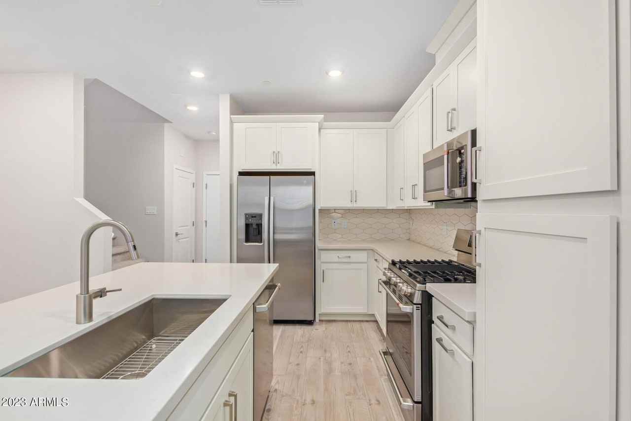 729 E Zesta Ln Unit 103 #103 - Photo 6 of 42