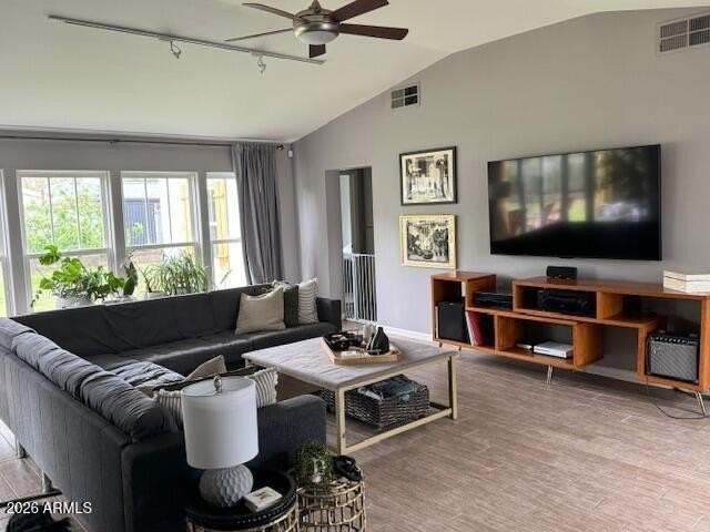 530 W Oregon Ave - Photo 2 of 14