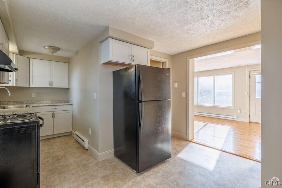 127 Spring Ave - Photo 4 of 15