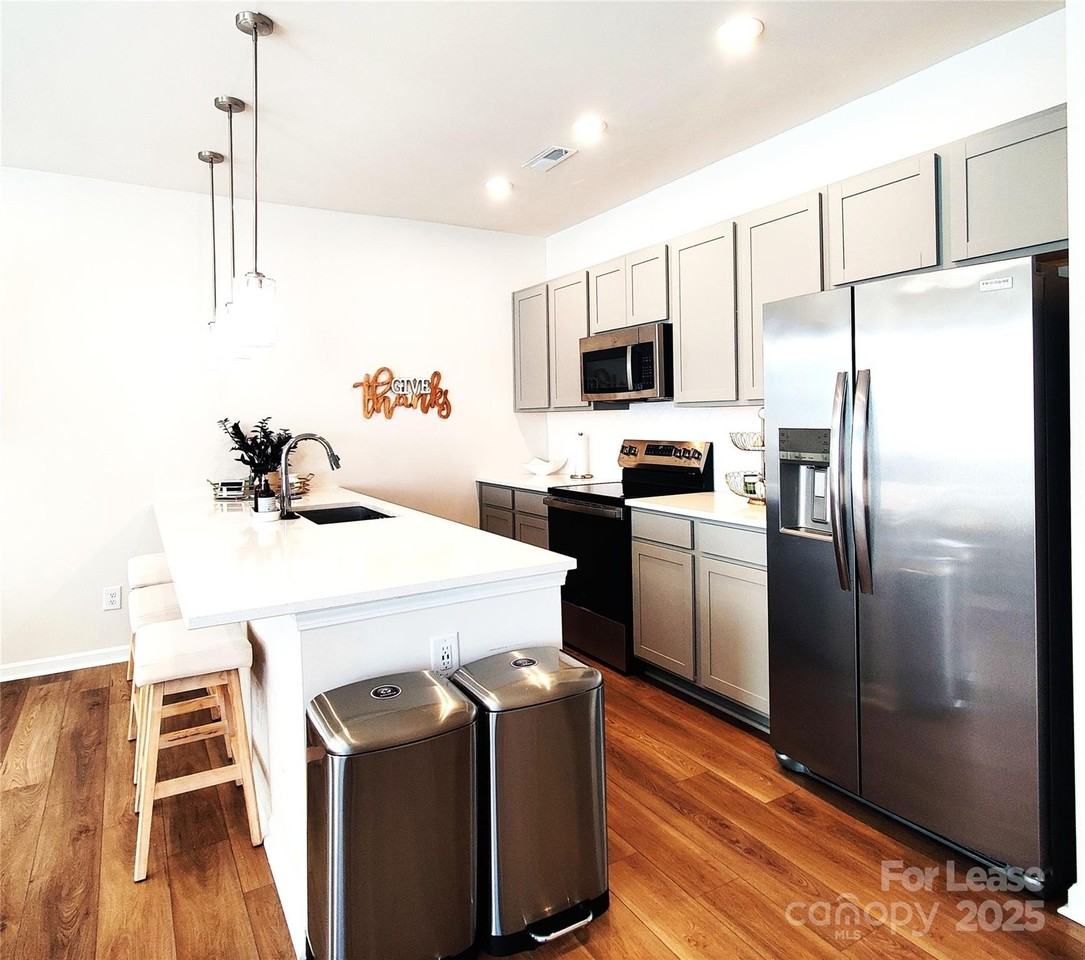 3322 Hutton Gardens Ln - Photo 2 of 19