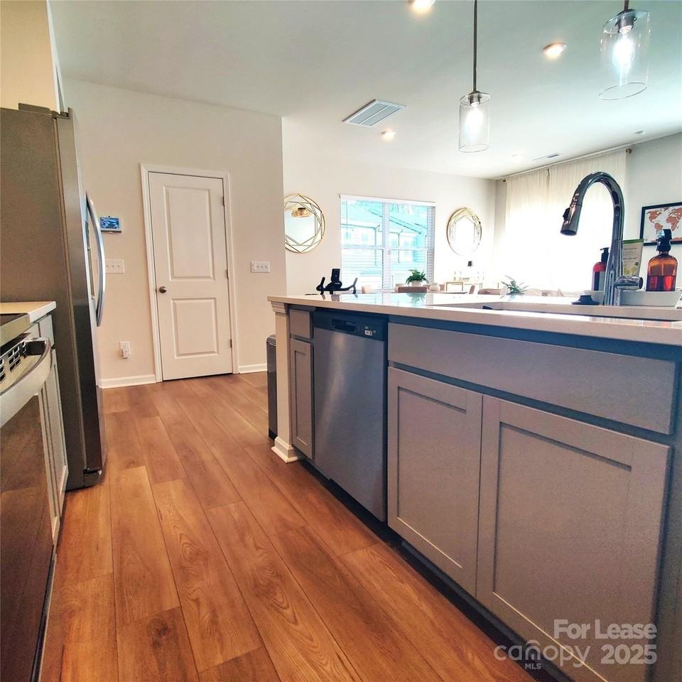 3322 Hutton Gardens Ln - Photo 5 of 19