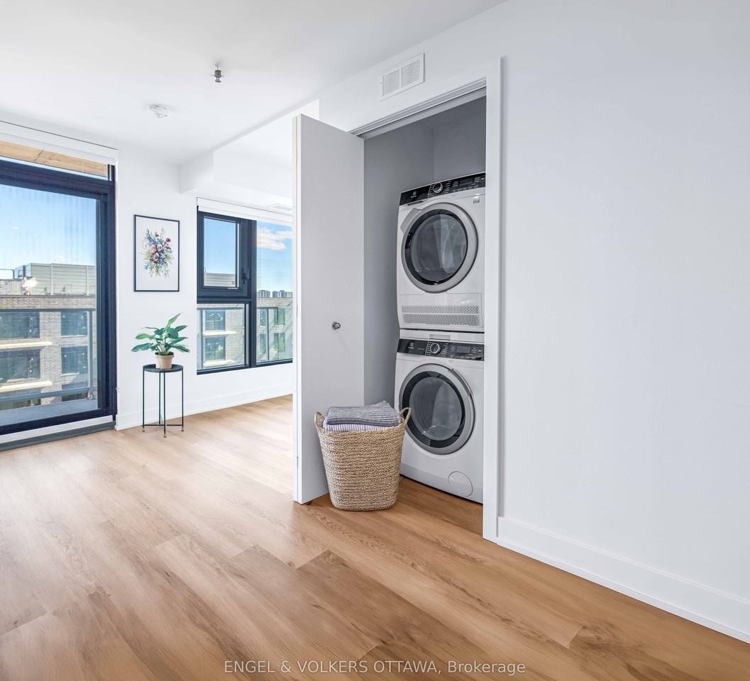 1360 Carling Ave - Photo 7 of 8