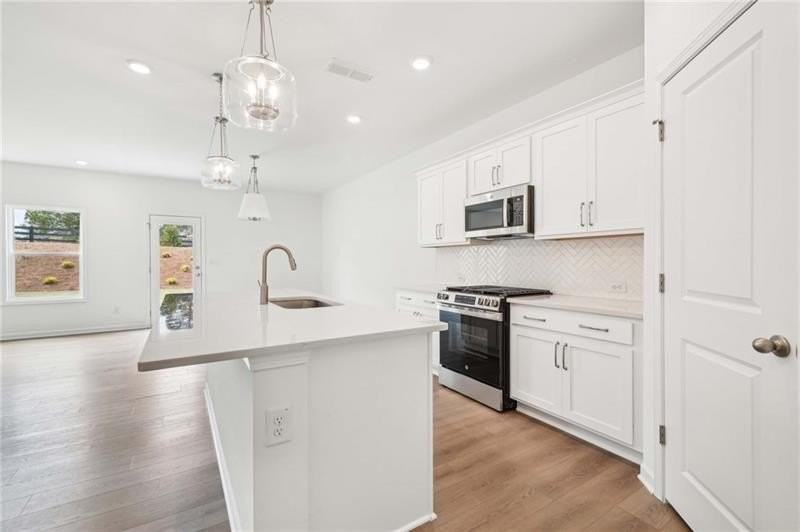 320 Silverleaf Trl - Photo 5 of 36