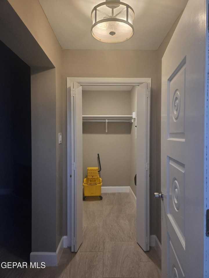 15000 Ashford St Apt 46 #46 - Photo 3 of 26