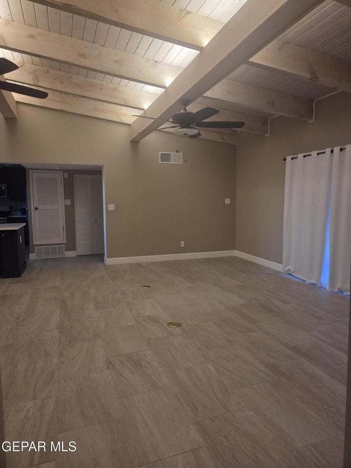 15000 Ashford St Apt 46 #46 - Photo 6 of 26