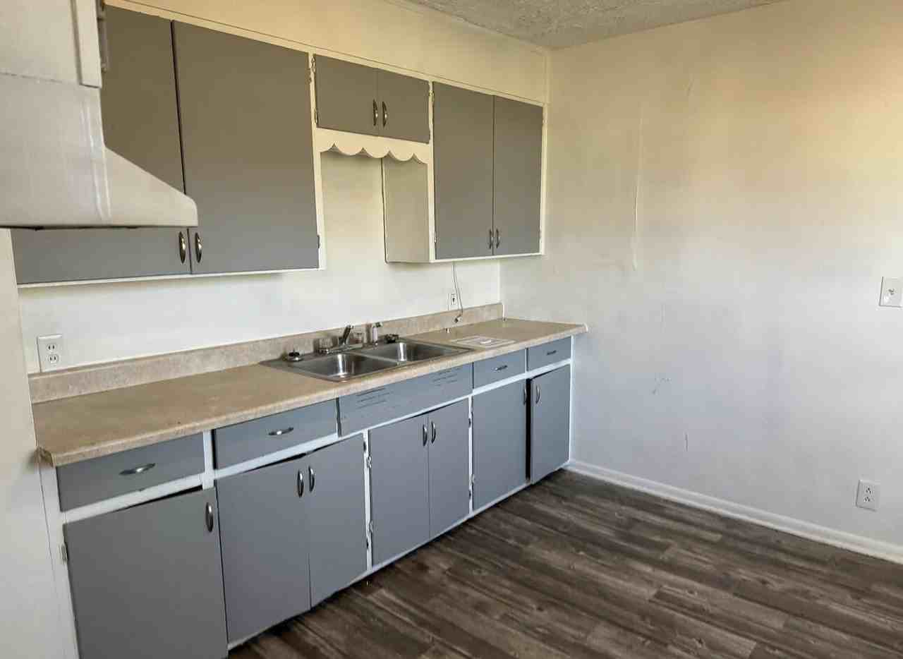 505 W Ruth Ave - Photo 3 of 6