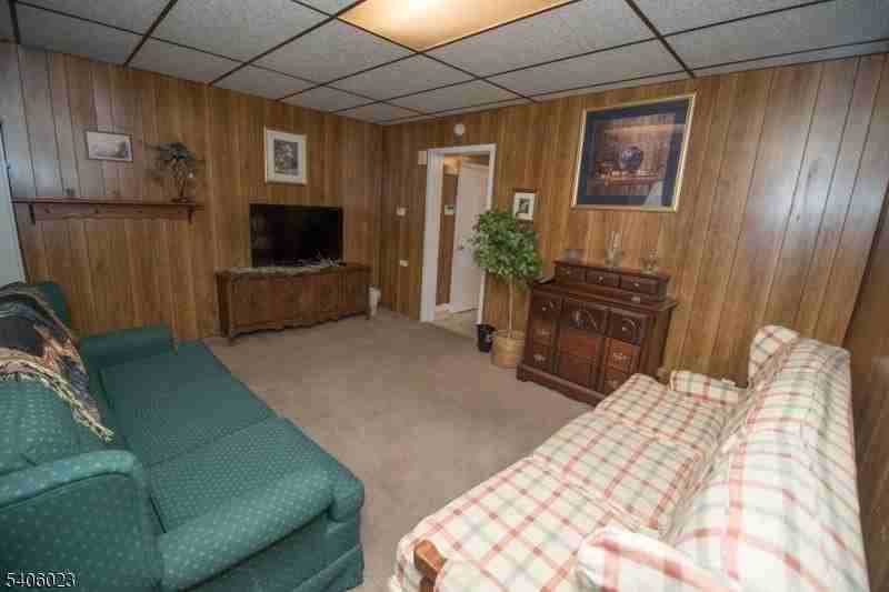 246 Washington St - Photo 3 of 15