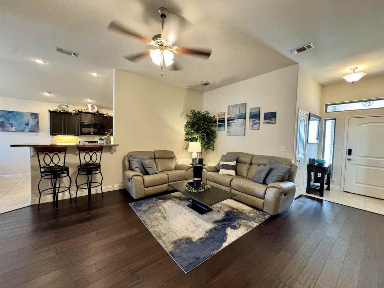 5718 111th St - Photo 5 of 17