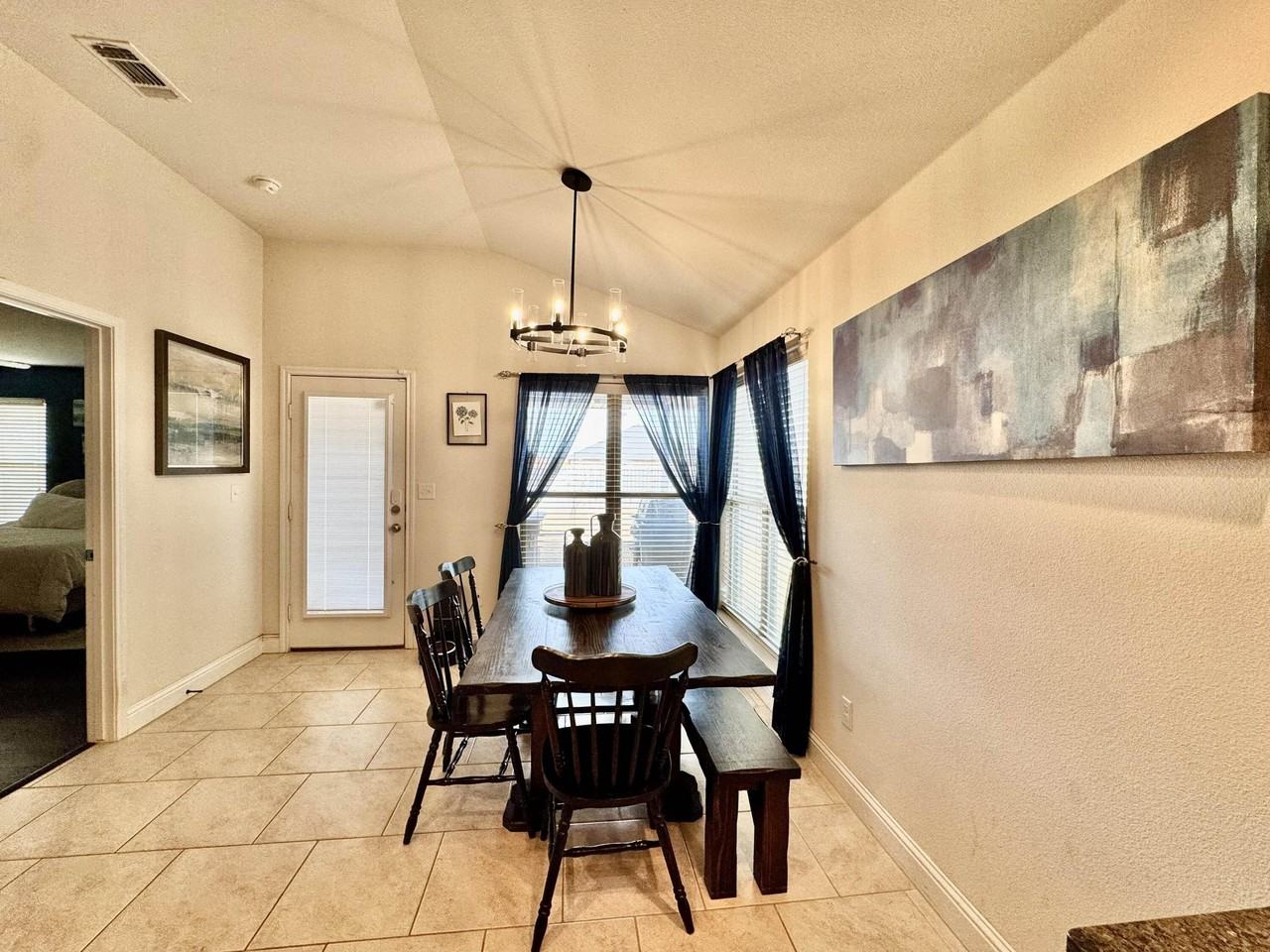 5718 111th St - Photo 7 of 17