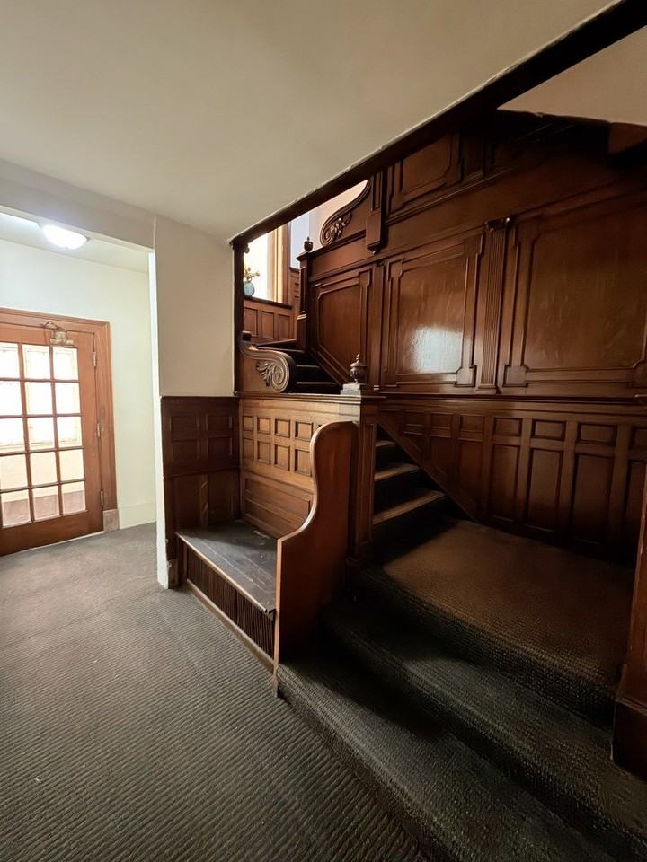 3939 N Pine Grove Ave Apt 2f #2F - Photo 2 of 26