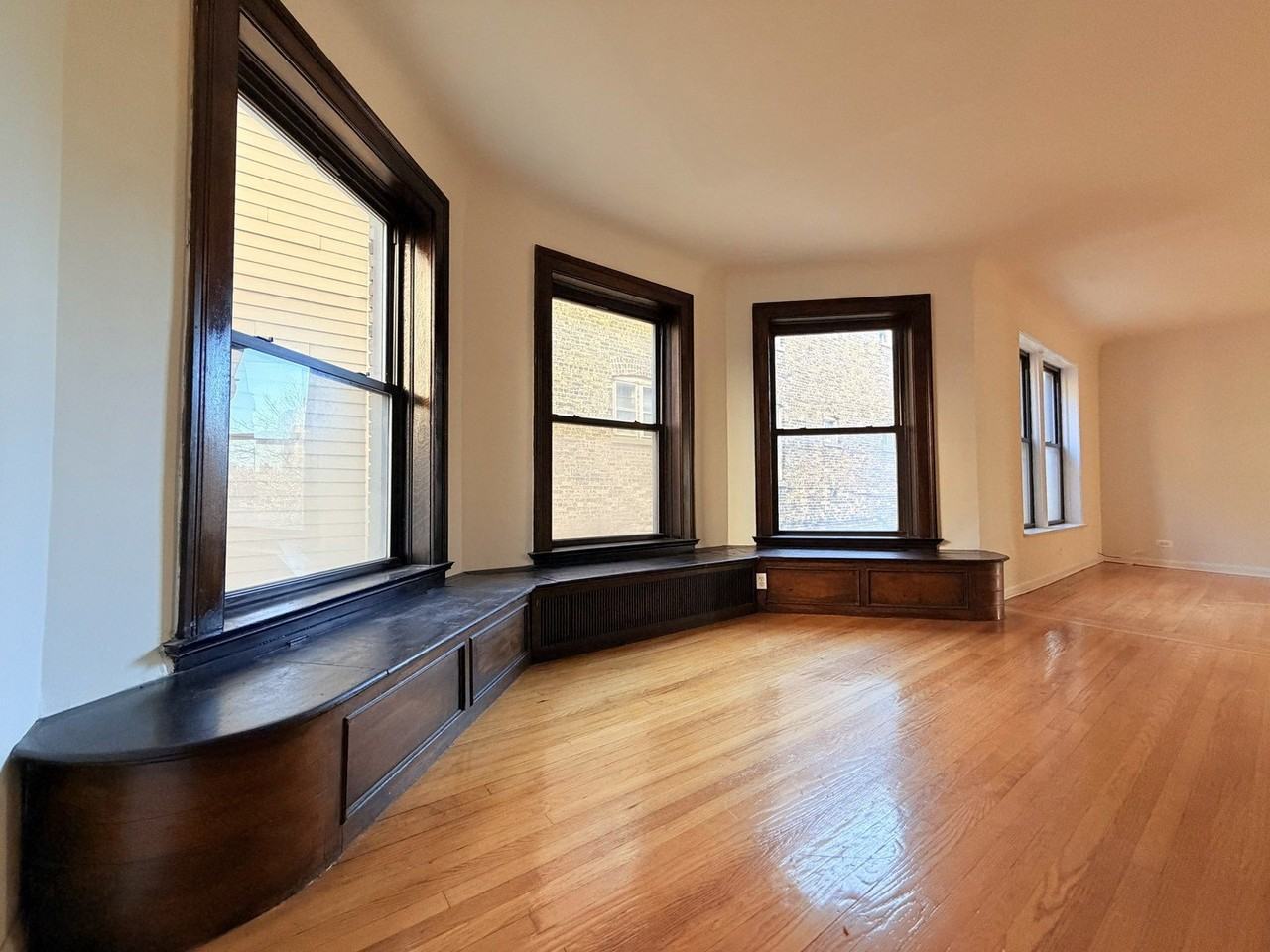 3939 N Pine Grove Ave Apt 2f #2F - Photo 6 of 26