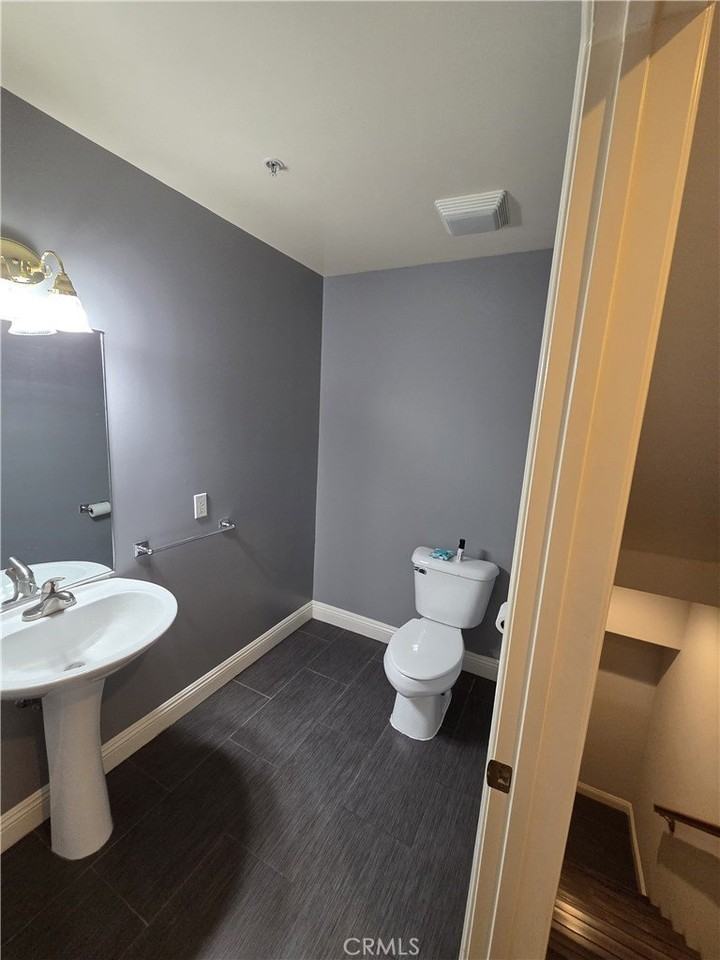 263 E Glenarm St - Photo 6 of 12