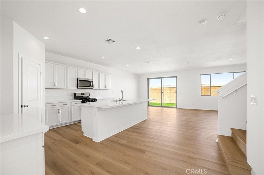 4796 Albatross Ave - Photo 7 of 32