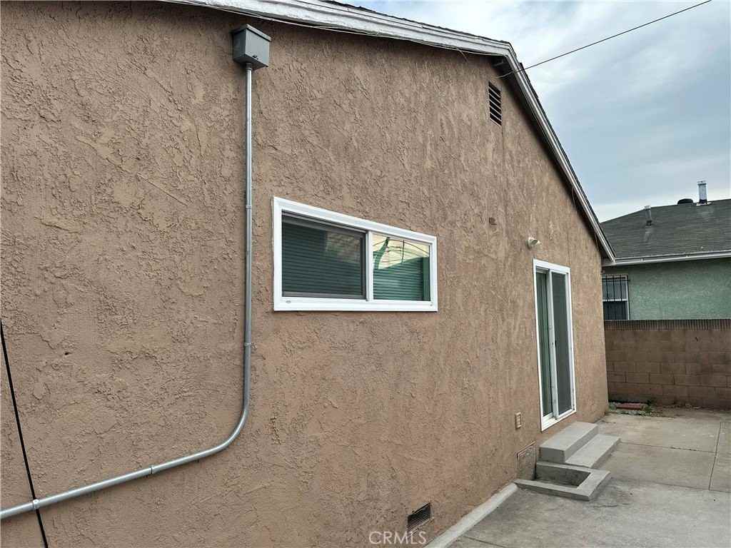 2161 Myrtle Ave - Photo 2 of 11